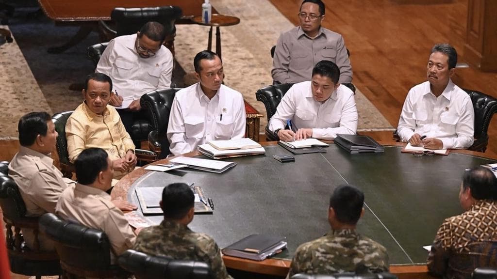Hambalang Jadi Pusat Komando: Prabowo Gelar Rapat Strategis Jelang Lebaran dengan Para Menteri