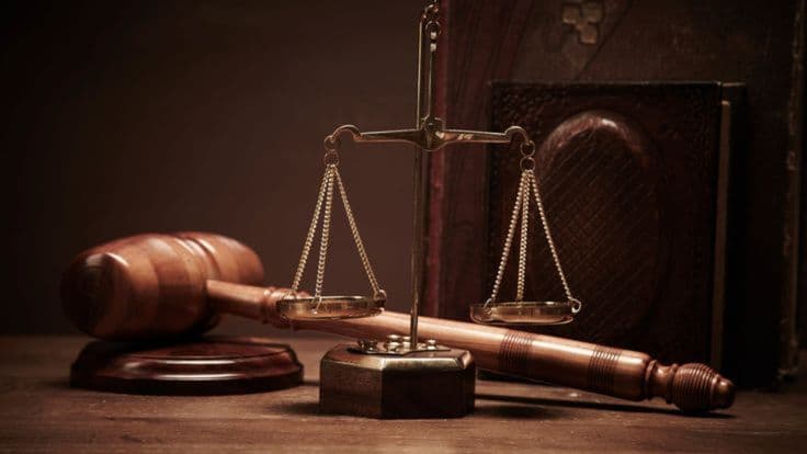 Ketika Hukum Berjalan di Atas Kecepatan Zaman: Bisakah Sistem Kita Mengejar?