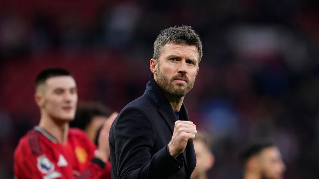 Belajar dari Masa Lalu: Mengapa Manajemen MU Bersikap Sabar dengan Masa Depan Carrick