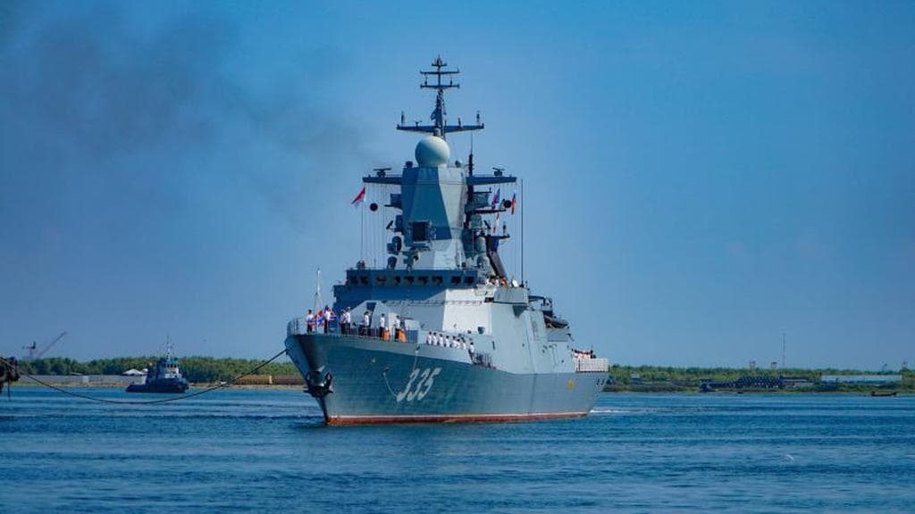 Korvet dan Kapal Selam Rusia di Priok: Lebih dari Sekadar Latihan Rutin