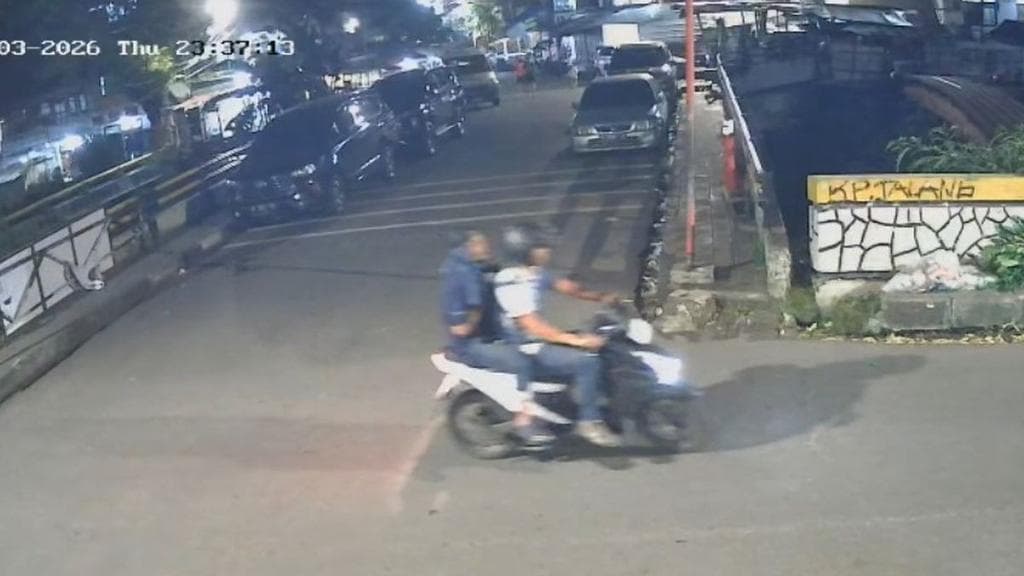 Bukti Baru Kasus Andrie Yunus: Helm Ungu dan Botol Kimia yang Hampir Terlewatkan